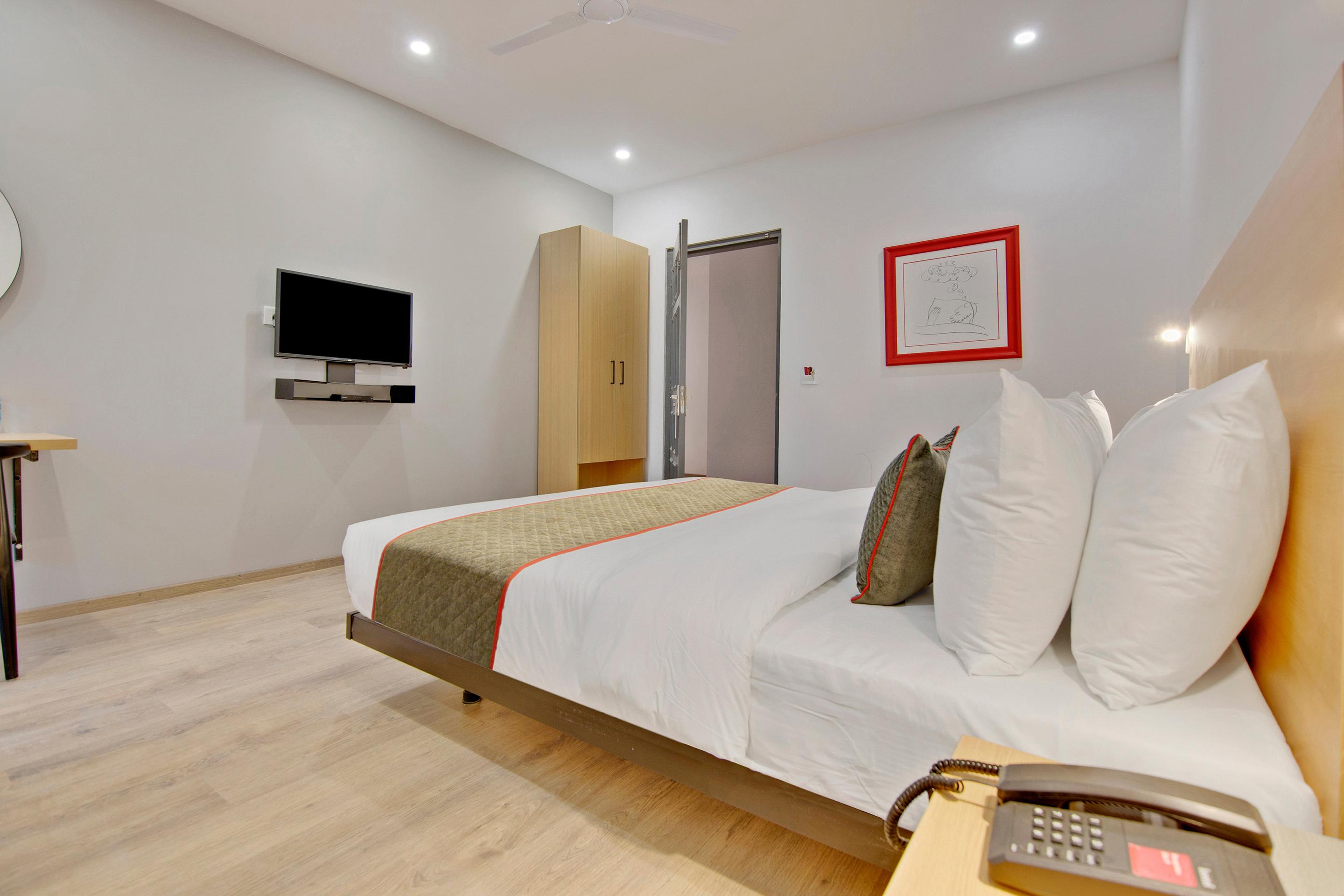 Townhouse Sector 49 Near Logix City Centre Noida Exterior photo